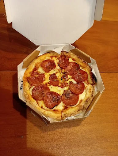 Imagem de pizza de calabresa, pizzaria em porto alegre na cidade baixa