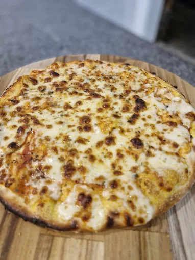 Imagem de pizza de quijo, pizzaria em porto alegre na cidade baixa